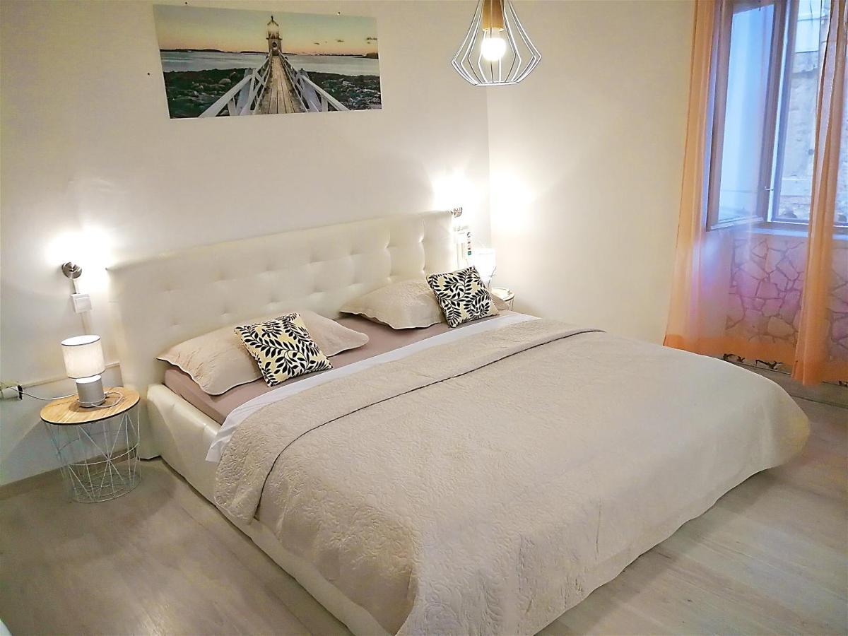 Apartments & Rooms As Vis Exterior foto