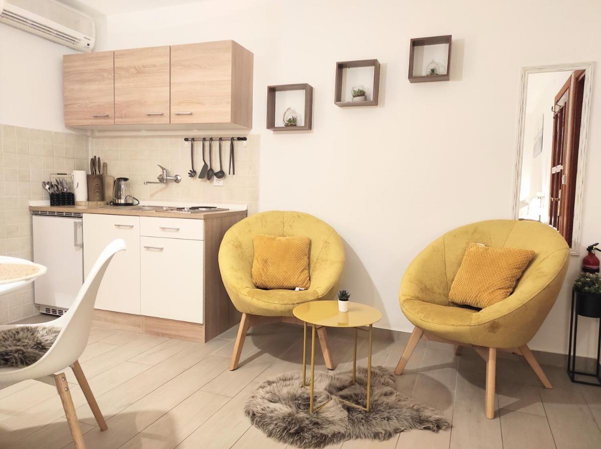 Apartments & Rooms As Vis Exterior foto