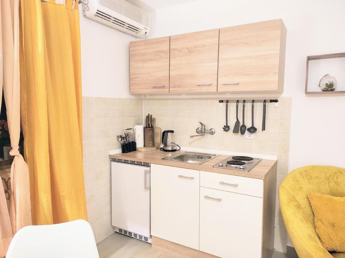 Apartments & Rooms As Vis Exterior foto