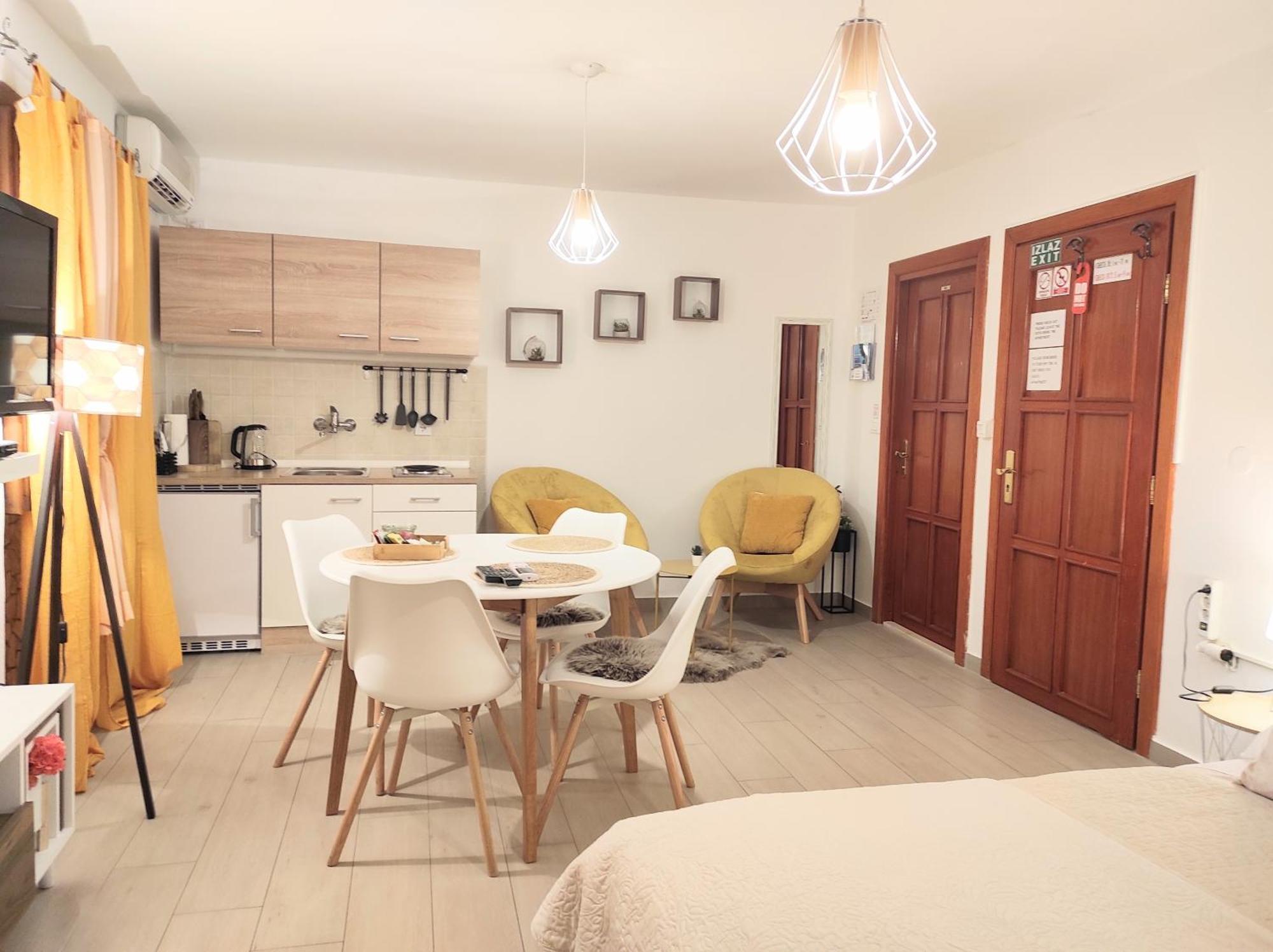 Apartments & Rooms As Vis Habitación foto